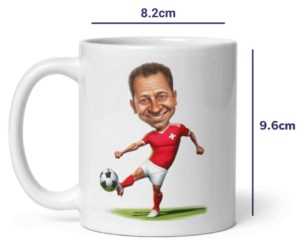 Personalisierte 11oz Fußballtasse - personalisierte Illustration aus Foto und personalisiertem Trikot der Fußball-Nationalmannschaft