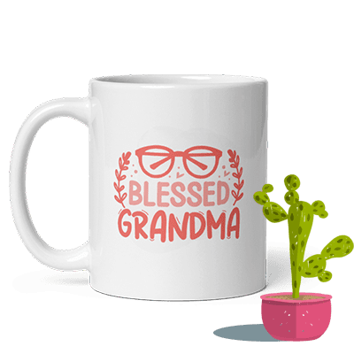 Personalisierte Oma-Tasse mit Oma-Zitat und Kaktus-Illustration vor der Tasse