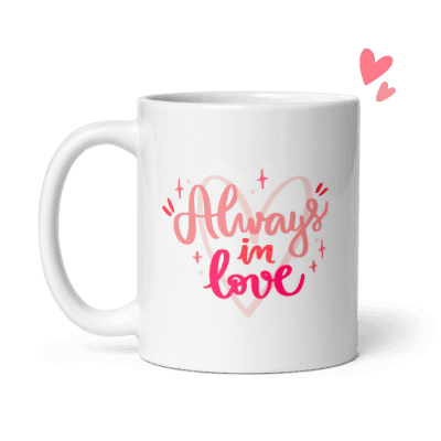 Paarzitat „Always in Love“ gedruckt auf einer weißen Kaffeetasse – mit Herzen